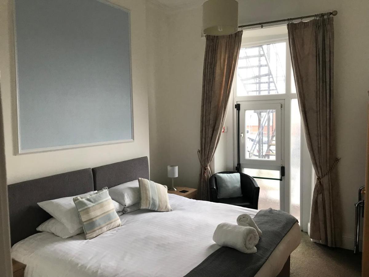 The Oasis Hotel Llandudno Extérieur photo