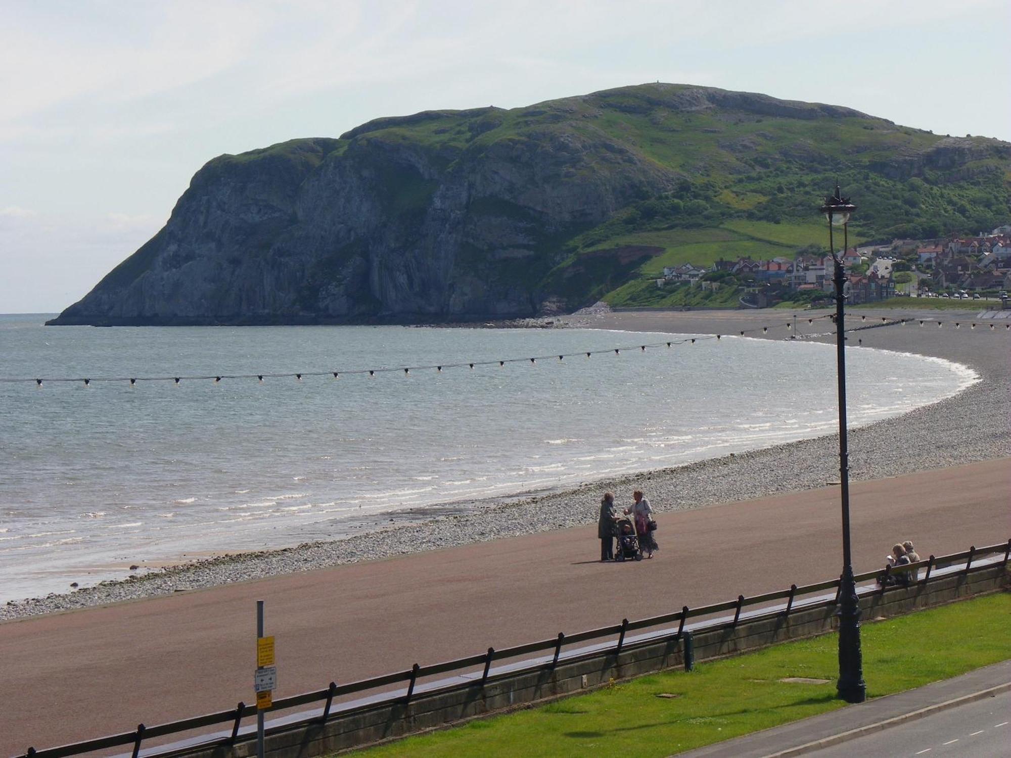 The Oasis Hotel Llandudno Extérieur photo