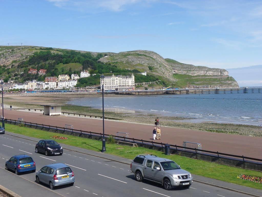 The Oasis Hotel Llandudno Extérieur photo